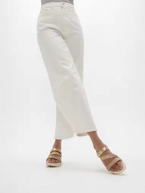 Fitflop Skinny II (Category: Sandals) located in Muntinlupa City. Submitted by jcualquera (Listing ID 1464435981, Image 3). Description: women 5/6/7 women The skinny II Glitter dust Z-strap Platino gcsh bank transfer onhand ✅ 3699+{sf).