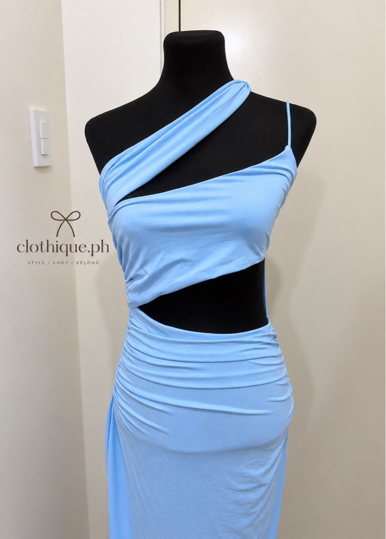 Fitted Long Dress (Category: Dresses) located in Makati City. Submitted by clothique.ph (Listing ID 1464433787, Image 2). Description: ୨୧ ˚₊‧ 𝓕𝓲𝓽𝓽𝓮𝓭 𝓛𝓸𝓷𝓰 𝓓𝓻𝓮𝓼𝓼 ˚₊‧୨୧ 𐙚 𝓢𝓵𝓮𝓮𝓴 • 𝓕𝓮𝓶𝓲𝓷𝓲𝓷𝓮 • 𝓔𝓵𝓮𝓰𝓪𝓷𝓽 ✨ ♡ 𝓑𝓻𝓪𝓷𝓭 𝓝𝓮𝔀 ♡ 𝓦𝓲𝓽𝓱 𝓘𝓷𝓭𝓲𝓿𝓲𝓭𝓾𝓪𝓵 𝓟𝓸𝓾𝓬𝓱 🛍️ ♡ 𝓑𝓮𝓼𝓽 𝓕𝓲𝓽: 𝓢𝓶𝓪𝓵𝓵 🎀 𐙚 𝓐 𝓼𝓵𝓮𝓮𝓴 𝓯𝓲𝓽𝓽𝓮𝓭 𝓵𝓸𝓷𝓰 𝓭𝓻𝓮𝓼𝓼 𝓯𝓸𝓻 𝓪 𝓼𝓸𝓹𝓱𝓲𝓼𝓽𝓲𝓬𝓪𝓽𝓮𝓭 𝓪𝓷𝓭 𝓮𝓯𝓯𝓸𝓻𝓽𝓵𝓮𝓼𝓼 𝓵