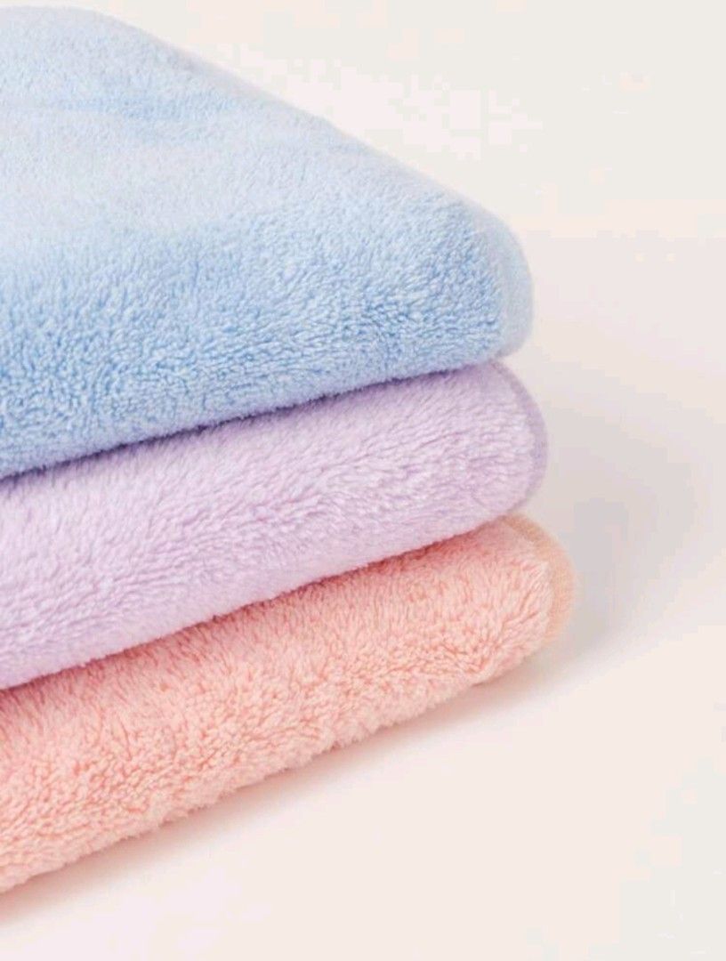 Flannel Towel (Category: Bedding & Towels) located in Manila. Submitted by declutter1202 (Listing ID 1464541200, Image 3). Description: loc: binondo manila.