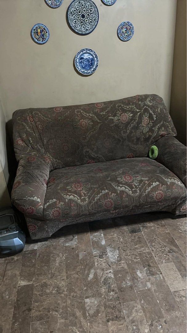 Floral Print Sofa - Comfortable and Spacious (Category: Sofas) located in Quezon City. Submitted by shopdaisyph (Listing ID 1464489002, Image 2). Description: 3 seater and 2 seater floral couch Heavily used Must take as set Buyer to book delivery Needs deep cleaning but otherwise can still be used.
