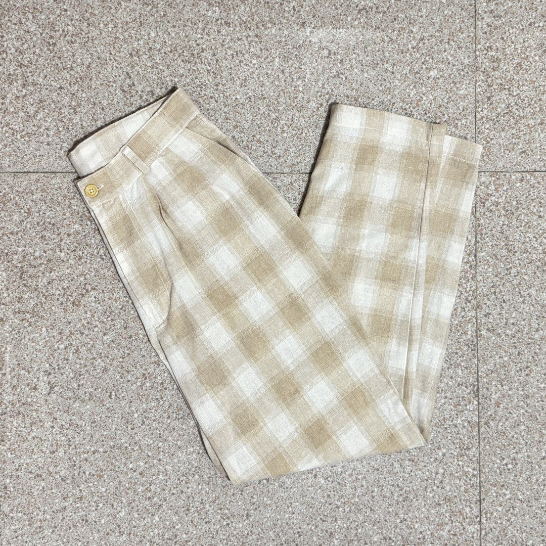 Folded&Hung Checkered Pants (Category: Other Bottoms) located in Manila. Submitted by ilovecheesyramen (Listing ID 1464380815, Image 1). Description: 🪩 used only once! 🪩 rfs: decluttering 🪩 price is negotiable! dm your offers 💗 🪩 size S.
