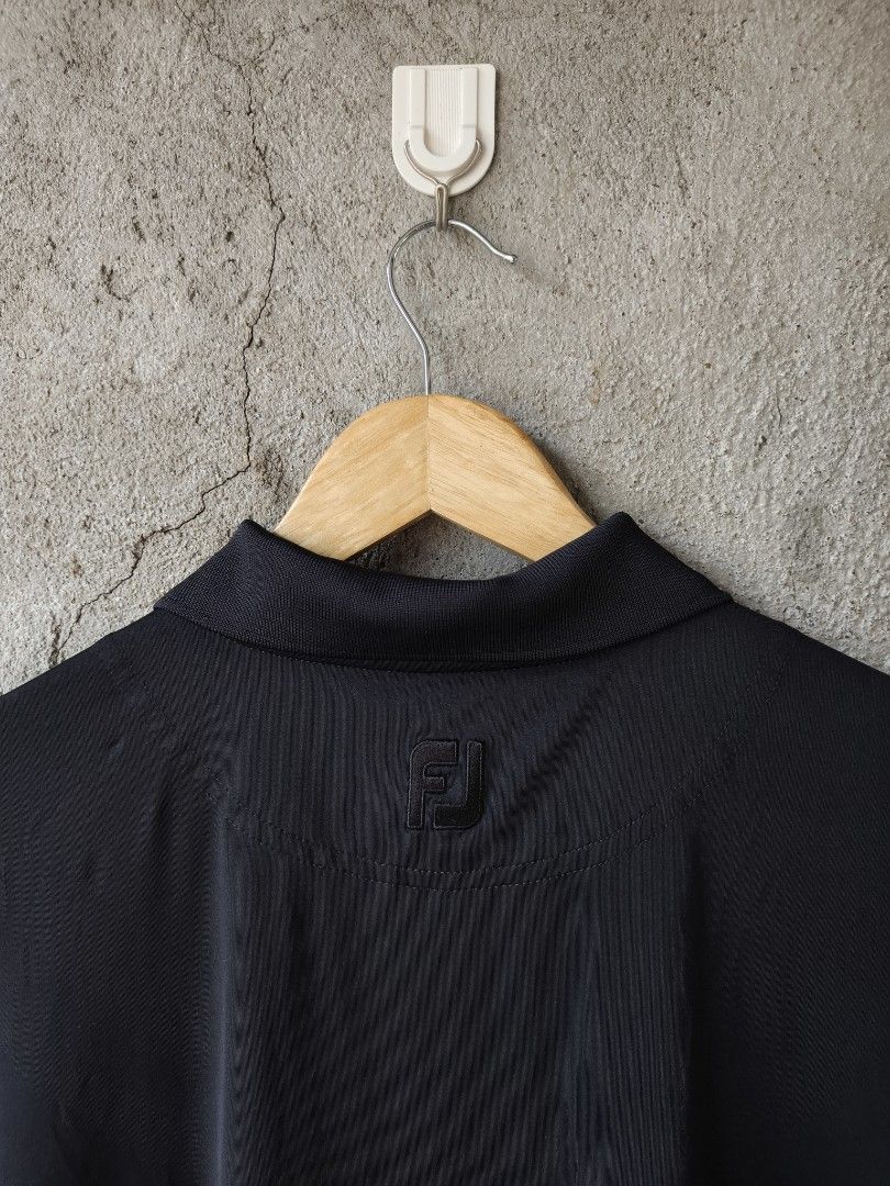FOOTJOY GOLF SIZE MEDIUM (Category: Activewear) located in Manila. Submitted by gelove.thrift (Listing ID 1464564900, Image 2). Description: .
