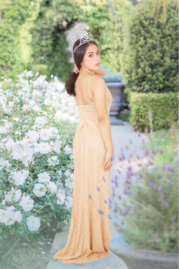 FOR RENT! gold long gown (Category: Evening dresses & gowns) located in Manila. Submitted by _quezanyaa (Listing ID 1464470455, Image 3). Description: used once for my 18th birthday photoshoot.