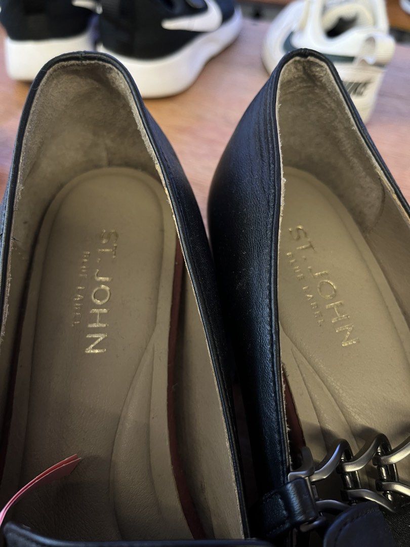 FOR SALE (Category: Heels) located in Bulacan. Submitted by sef19 (Listing ID 1464429772, Image 1). Description: St John - size : 24.5cm condition : excellent price : ₱980 - mop : gcash / jnt pm 📩📩📩 📍BULACAN.