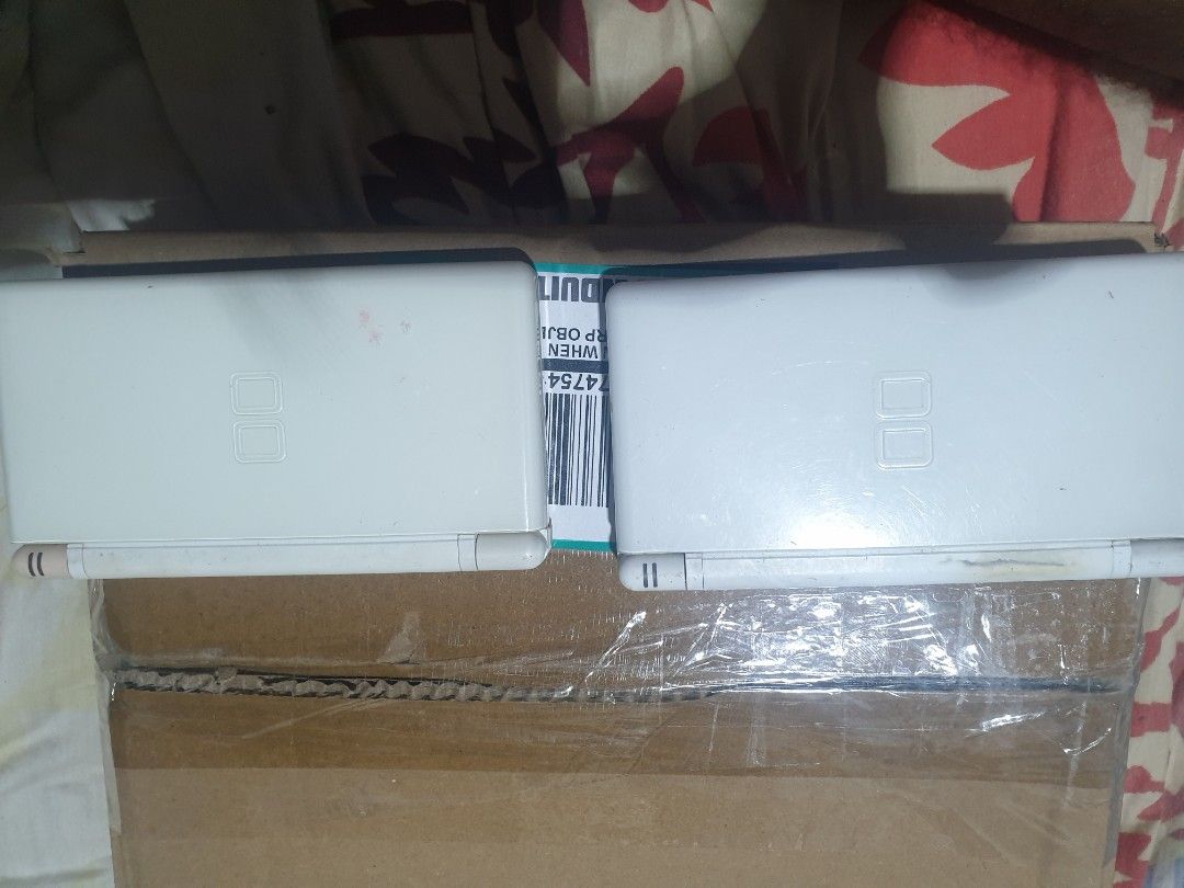 For sale as pack/bundle Nintendo DS lite w/issue or defect (Category: Nintendo) located in Las Pinas. Submitted by luciprens (Listing ID 1464440513, Image 2). Description: For sale as pack/bundle Nintendo DS lite w/issue or defect. unit only mga issues na agad: *LCD kita naman sa pics. *walang stylus pen. *needs deep clean. price:1.1k for pick up only payment:G-Cash location: Aster St. TS Cruz Subdivision Almanza Dos Las Piñas City.