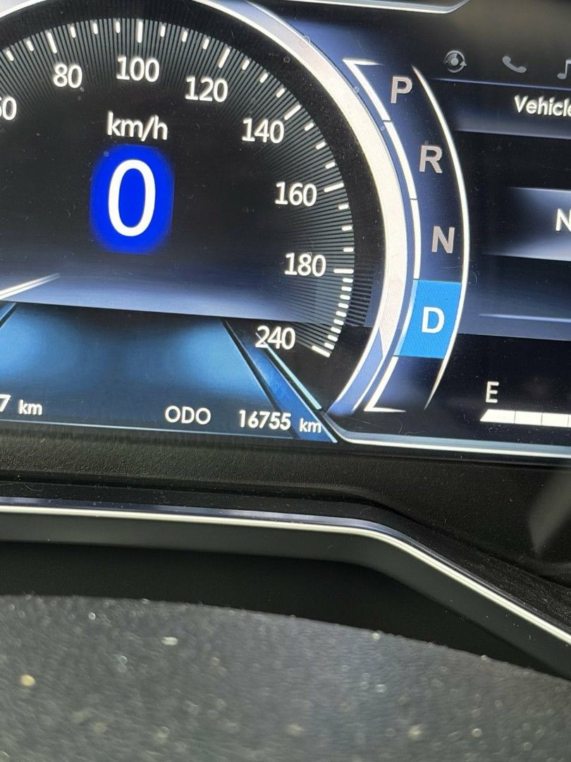 2022 Ford Territory Titanium Auto (Category: Used Cars) located in Manila. Submitted by dagger18 (Listing ID 1464419003, Image 2). Description: Key specs: * Engine: 1.5L EcoBoost turbocharged gasoline * Power: about 143 hp * Torque: about 225 Nm * Drive: Front-wheel drive * Seating: 5 * Fuel: Gasoline Ford territory 1.5 ecoboost 2022 CVT - push start - moon roof - heated seats - 2 smart key fob - 4 ending plate Casa maintained Lady owned. For int