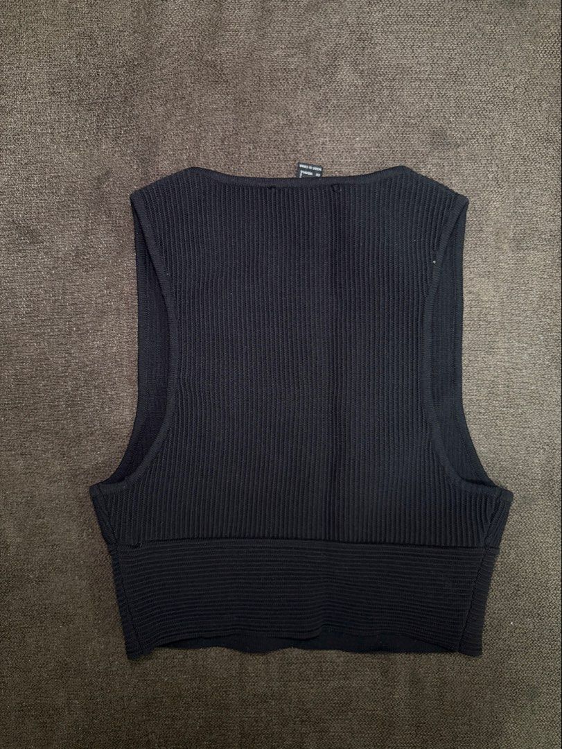 forever 21 top (Category: Others Tops) located in Paranaque City. Submitted by phoebeways (Listing ID 1464428326, Image 2). Description: .