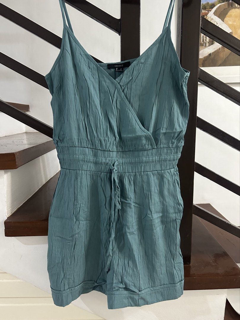 Forever 21 Jumpsuit/Romper (Category: Rompers) located in Paranaque City. Submitted by simplylizzy (Listing ID 1464549901, Image 2). Description: .