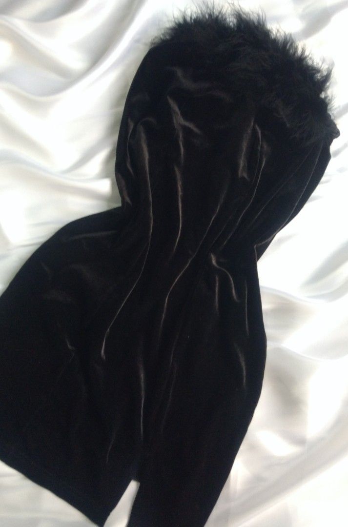 Formal dress (Category: Dresses) located in Quezon City. Submitted by m.tine (Listing ID 1464423780, Image 1). Description: .