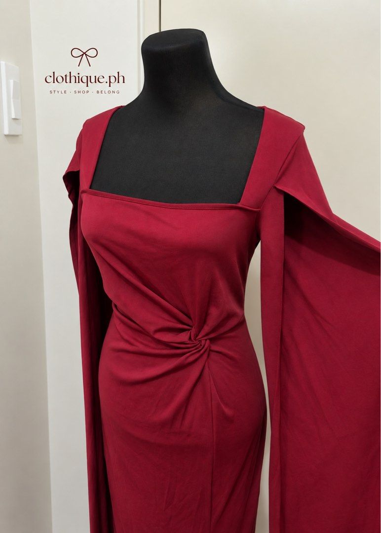Formal Red Long dress (Category: Dresses) located in Makati City. Submitted by clothique.ph (Listing ID 1464437422, Image 3). Description: ୨୧ ˚₊‧ 𝓕𝓸𝓻𝓶𝓪𝓵 𝓛𝓸𝓷𝓰 𝓡𝓮𝓭 𝓓𝓻𝓮𝓼𝓼 ˚₊‧୨୧ 𐙚 𝓔𝓵𝓮𝓰𝓪𝓷𝓽 • 𝓖𝓵𝓪𝓶𝓸𝓻𝓸𝓾𝓼 • 𝓒𝓱𝓲𝓬 ❤️✨ ♡ 𝓑𝓻𝓪𝓷𝓭 𝓝𝓮𝔀 ♡ 𝓦𝓲𝓽𝓱 𝓘𝓷𝓭𝓲𝓿𝓲𝓭𝓾𝓪𝓵 𝓟𝓸𝓾𝓬𝓱 🛍️ ♡ 𝓢𝓶𝓪𝓵𝓵–𝓜𝓮𝓭𝓲𝓾𝓶 𝓸𝓷𝓵𝔂 🎀 𐙚 𝓐 𝓼𝓽𝓾𝓷𝓷𝓲𝓷𝓰 𝓻𝓮𝓭 𝓵𝓸𝓷𝓰 𝓭𝓻𝓮𝓼𝓼 𝓯𝓸𝓻 𝓯𝓸𝓻𝓶𝓪𝓵 𝓸𝓬𝓬𝓪𝓼𝓲𝓸𝓷𝓼, 𝓰𝓪𝓵𝓪 