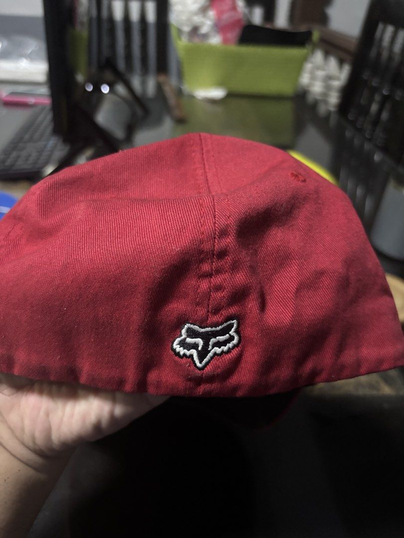 Fox Racing Flexfit Cap Red L/XL (Category: Caps & Hats) located in Manila. Submitted by markjoy712 (Listing ID 1464454793, Image 2). Description: - Red Fox Racing Cap - Flexfit style - Size: L/XL - Material: 98% Cotton, 2% Spandex - Made in Vietnam - Ideal for casual wear or sports activities.