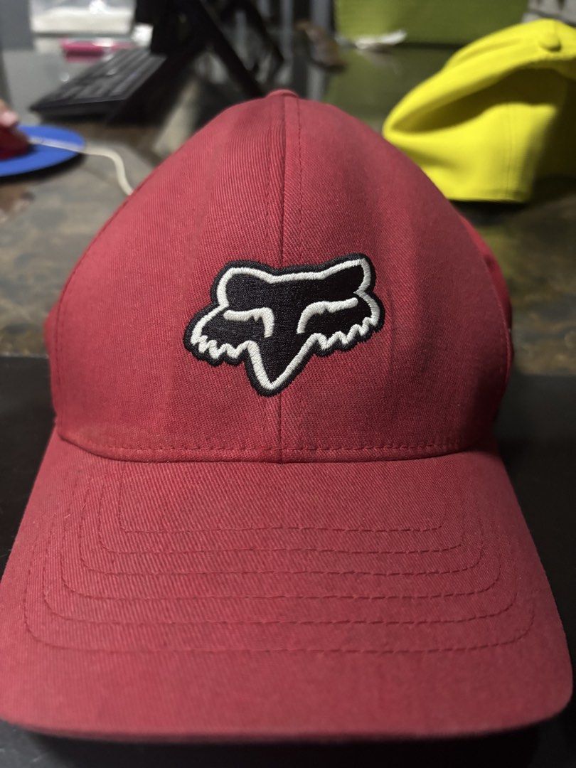 Fox Racing Flexfit Cap Red L/XL (Category: Caps & Hats) located in Manila. Submitted by markjoy712 (Listing ID 1464454793, Image 1). Description: - Red Fox Racing Cap - Flexfit style - Size: L/XL - Material: 98% Cotton, 2% Spandex - Made in Vietnam - Ideal for casual wear or sports activities.