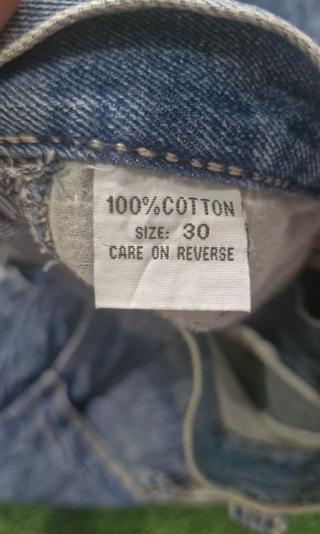 Fox racing y2k pants (Category: Jeans) located in Pili. Submitted by the_g_thrift (Listing ID 1464431606, Image 3). Description: size 30 on tag size 31 tape measure length: 45 hem: 9 issue need wash washable stain and change button.