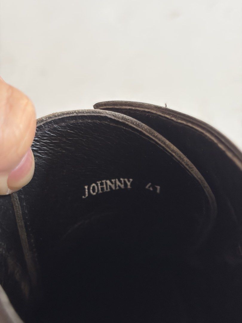 FRANK Johnny 41 (Category: Boots) located in Manila. Submitted by getemallout (Listing ID 1464413113, Image 3). Description: ❤️‍🔥 Pre-loved item FRANK Johnny 41 🔍 condition: 9.5/10 ❗️only needs cleaning 🚚 shipping fee shouldered by buyer Free SF around Malolos, Bulacan ❗️.