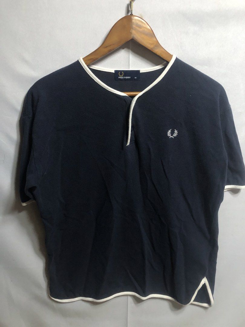 Fred perry polo (Category: Tshirts & Polo Shirts ) located in Cagayan de Oro. Submitted by kennymiiiiii (Listing ID 1464459218, Image 1). Description: 20*25 Issue:Bleach stain posted (sleeves) No other issue C66.