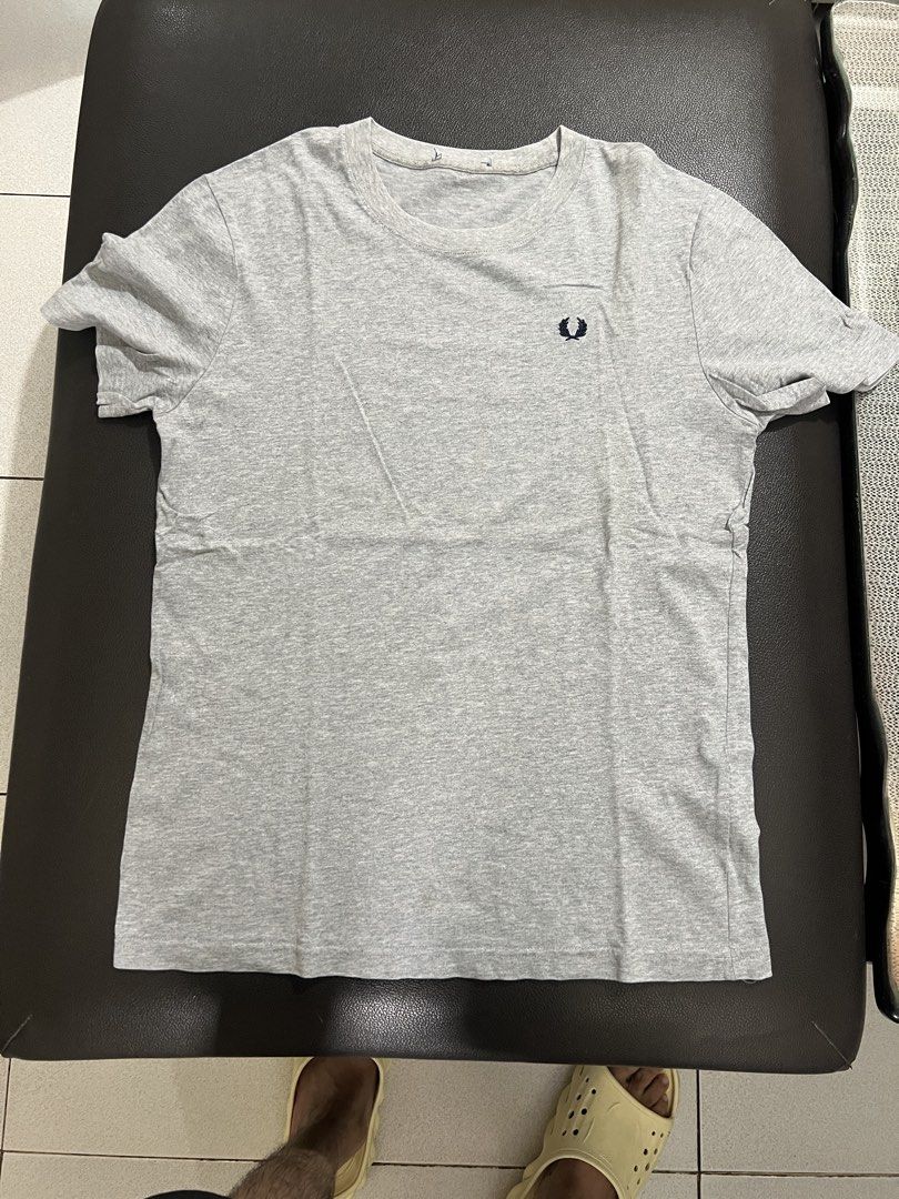 FRED PERRY size small nice soft gray cotton tee (Category: Tshirts & Polo Shirts ) located in Santa Maria. Submitted by jeshtine (Listing ID 1464381292, Image 1). Description: .