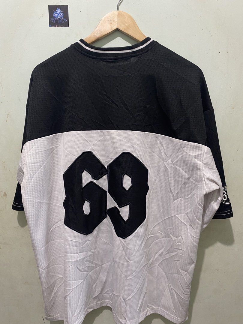 FREE BRAND (Category: Tshirts & Polo Shirts ) located in Rizal. Submitted by thrift.cartel (Listing ID 1464443436, Image 2). Description: NEED WASH INLY.