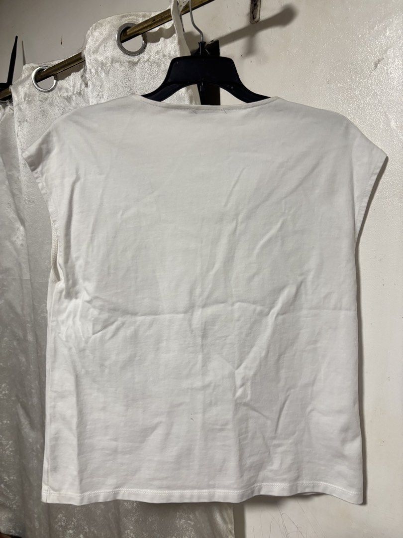 FREE SF ZARA cowl neck top (Category: Sleeveless) located in Pozorrubio. Submitted by ryeisdecluttering (Listing ID 1464453344, Image 3). Description: Nice and thick fabric ! Size M Gcash/Maya/BPI J&T Express.