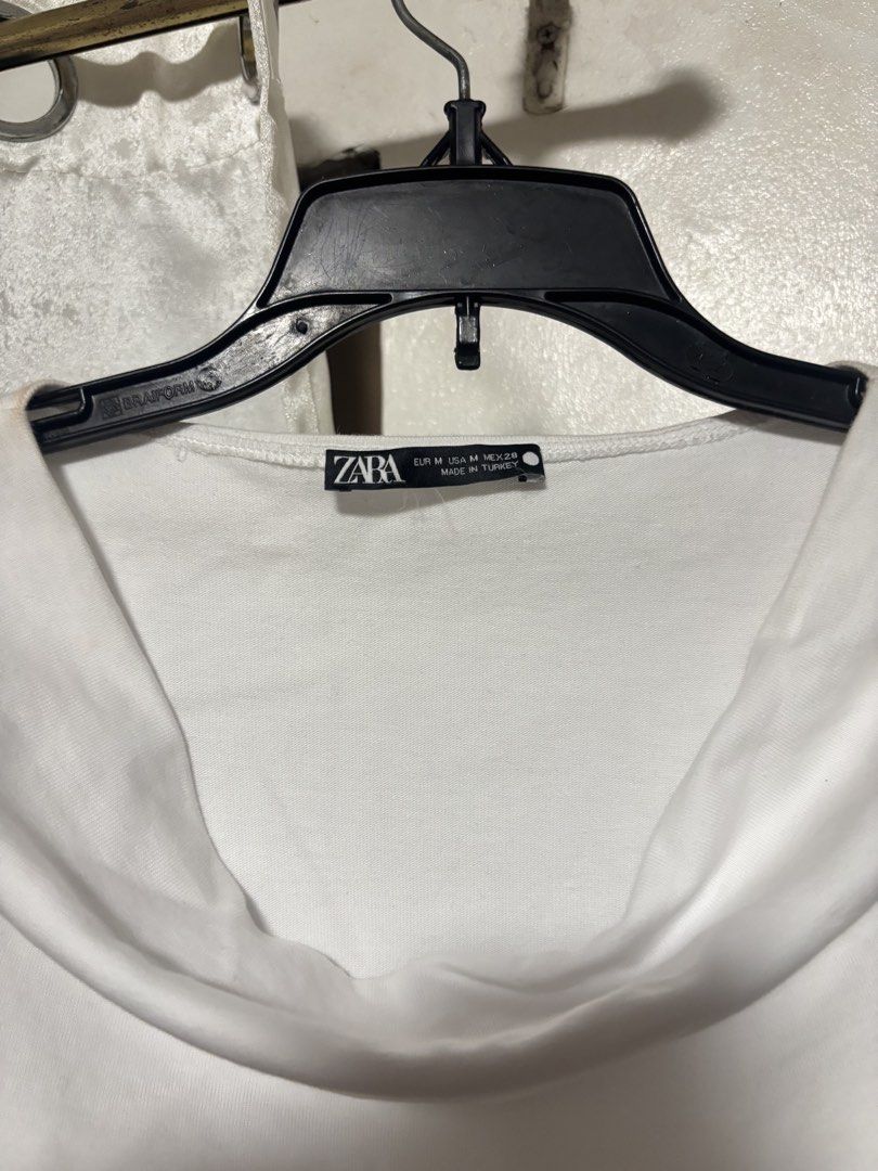 FREE SF ZARA cowl neck top (Category: Sleeveless) located in Pozorrubio. Submitted by ryeisdecluttering (Listing ID 1464453344, Image 2). Description: Nice and thick fabric ! Size M Gcash/Maya/BPI J&T Express.