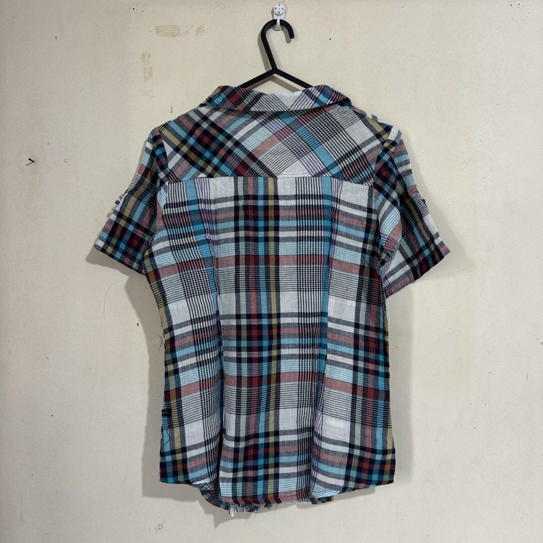 Freego Light Blue Plaid Y2K Top (Category: Shirts) located in Licab. Submitted by imvincentleo (Listing ID 1464431249, Image 2). Description: .