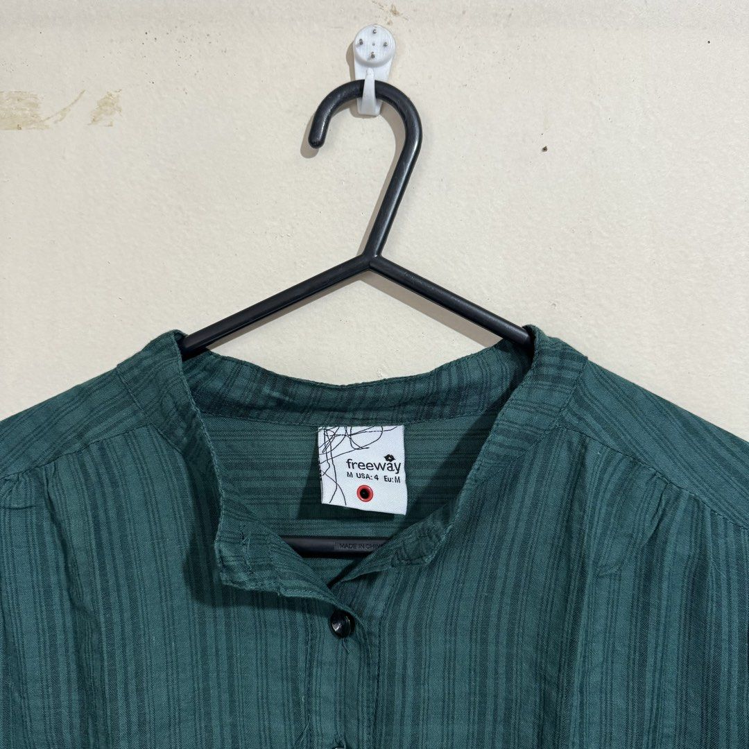 Freeway Green Cotton Shirt Y2K Top (Category: Shirts) located in Licab. Submitted by imvincentleo (Listing ID 1464429871, Image 3). Description: .