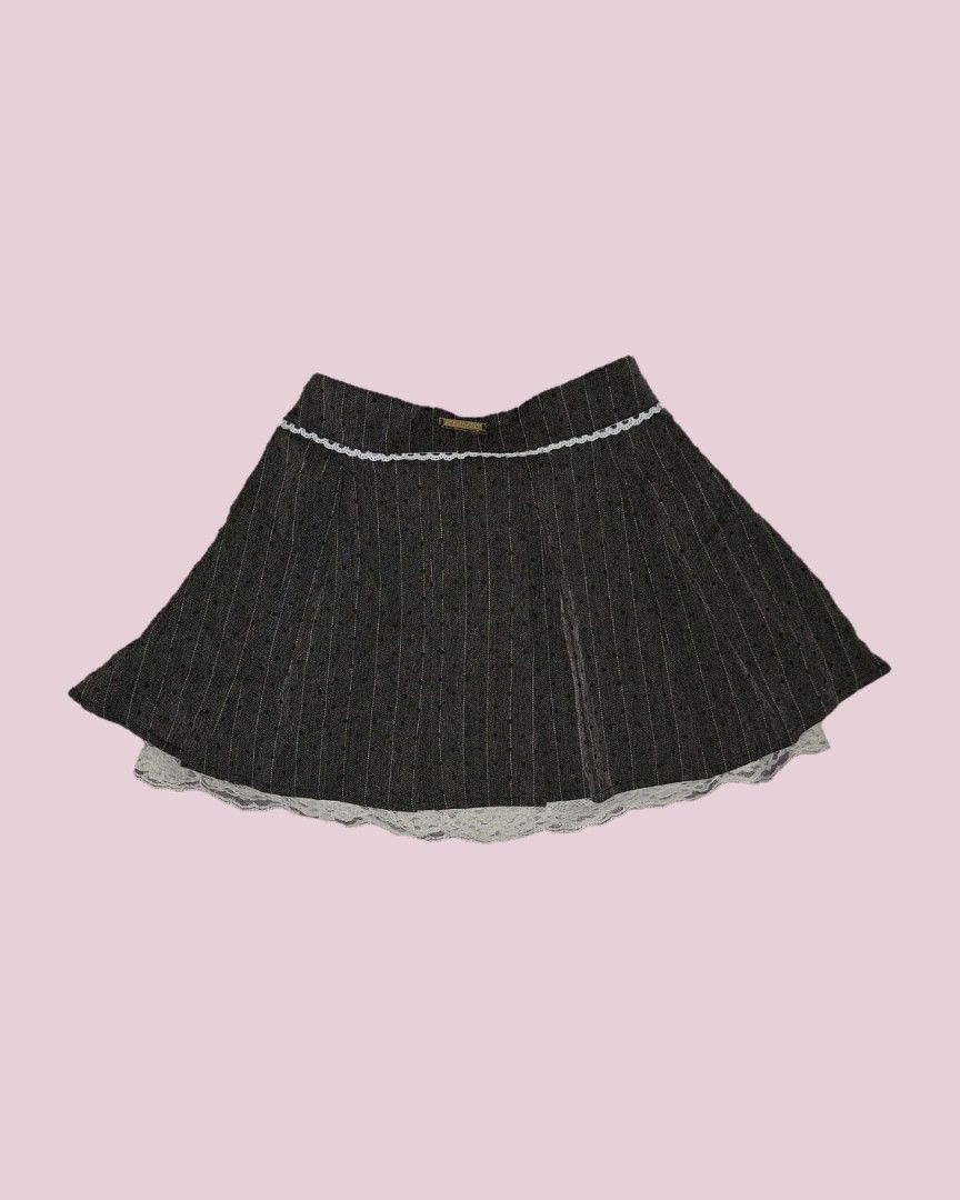 fudge rock bow & lace mini skirt (Category: Skirts) located in Cainta. Submitted by thepinkkeep (Listing ID 1464549963, Image 1). Description: 🎀 fudge rock bow & lace mini skirt ⋆. 𐙚˚࿔ 𝓪𝓿𝓪𝓲𝓵𝓪𝓫𝓵𝓮 𝜗𝜚˚⋆ size: xs-s worn once ! mine - 199 steal - 219 grab - 239 lock - 299 unavailable bids will be marked by an ❌ an 8-hour duration before order confirmation or release to next bidder will be take effect once a bid is placed please read the s