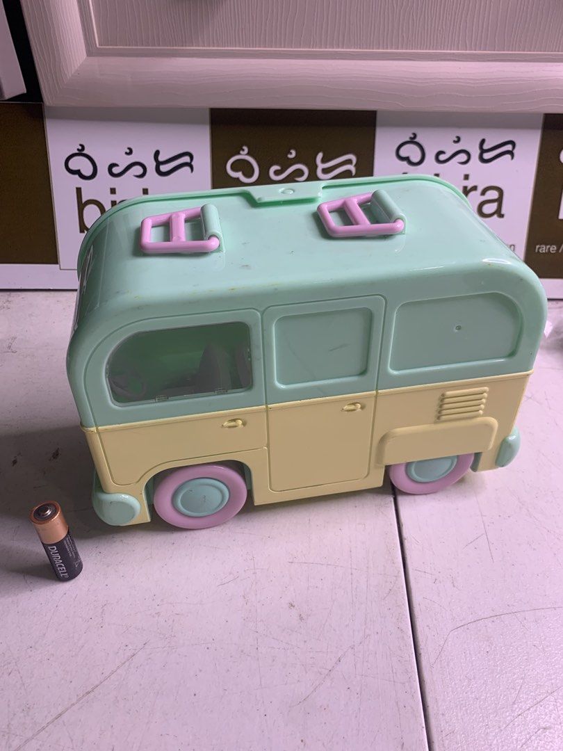 Fuzzikins Craft - Playmonster - Van (Category: Kids Toys) located in Carmona. Submitted by bihira (Listing ID 1464375921, Image 1). Description: Fuzzikins Craft - Playmonster - Van - WYSIWYG - As is - signs of use - No cracks / chips - Authentic.