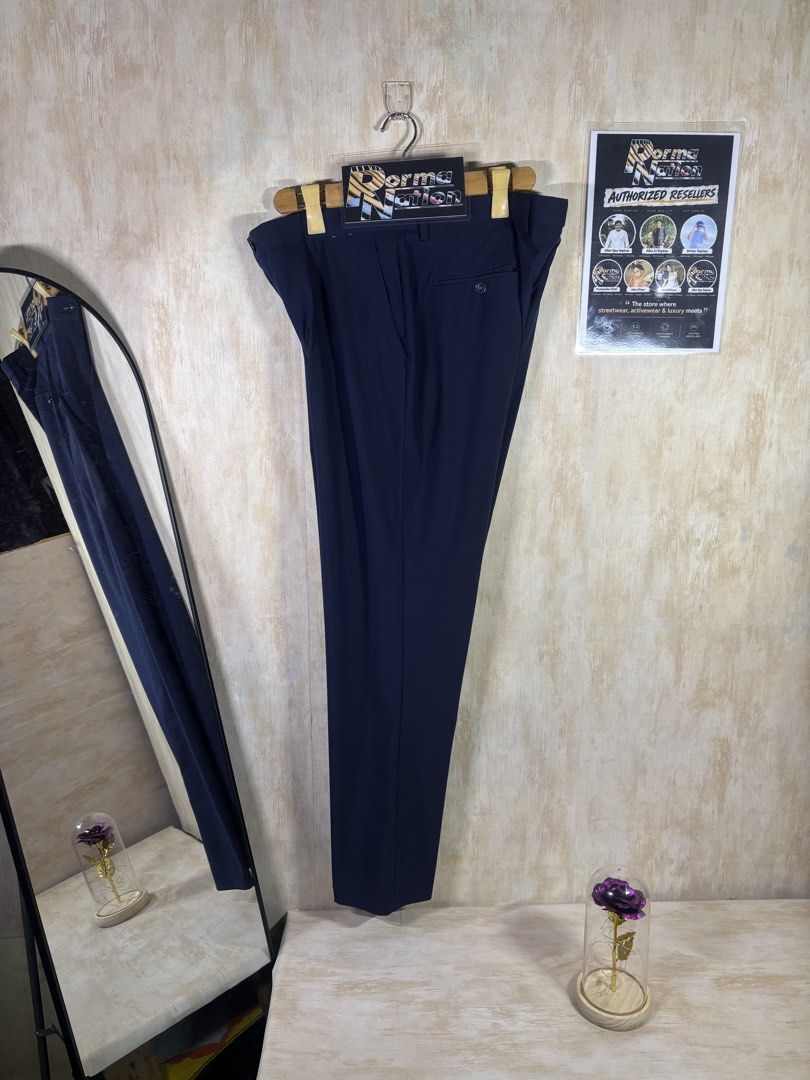 G2000 TECHWORK GOLF PANTS (Category: Trousers) located in Cabuyao City. Submitted by pormanation-thrift-store (Listing ID 1464358441, Image 1). Description: G2000 TECHWORK GOLF PANTS Condition: LIKE NEW Color rate: 10/10 (PWEDE SA MASELAN) Size: 36 Dimes: 36”Wx42”L Issue: NONE❌ Price: 1200.