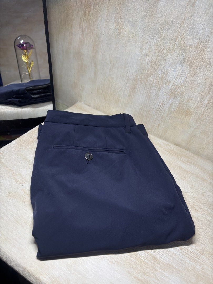 G2000 TECHWORK GOLF PANTS (Category: Trousers) located in Cabuyao City. Submitted by pormanation-thrift-store (Listing ID 1464394427, Image 2). Description: G2000 TECHWORK GOLF PANTS Condition: LIKE NEW Color rate: 10/10 (PWEDE SA MASELAN) Size: 34 Dimes: 34”Wx39”L Issue: NONE❌ Price: 1200.