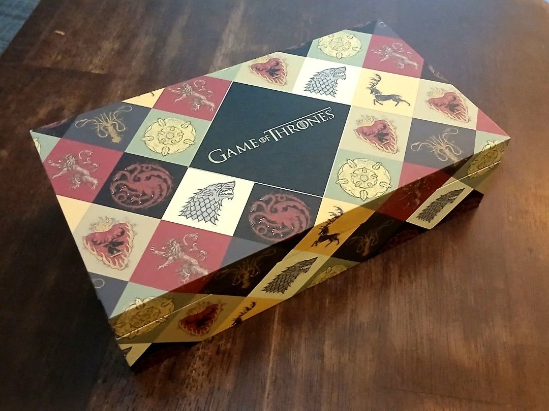Game of Thrones Fountain Pen (Category: Luxury Accessories) located in Manila. Submitted by bennyald (Listing ID 1464470964, Image 1). Description: Montegrappa Game of Thrones Targaryen fountain pen. Brass body, broad nib. Dragon details on clip and finial..