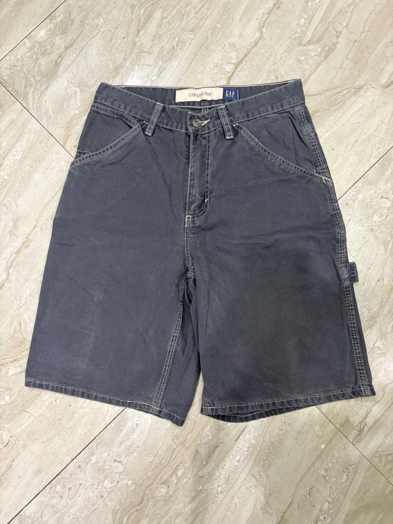 GAP Carpenter Charcoal gray utility shorts (Category: Shorts) located in General Santos City (Dadiangas). Submitted by a.rt.eyes (Listing ID 1464544707, Image 2). Description: Actual waistline 28 Length 20 Leg opening 10.5 Excellent condition with no issues Authentic Color rate 9/10, color may vary due to lighting and shadow Located in General Santos City, Mindanao. Shipping fee applies for buyers outside my location. Payment first only no COP or