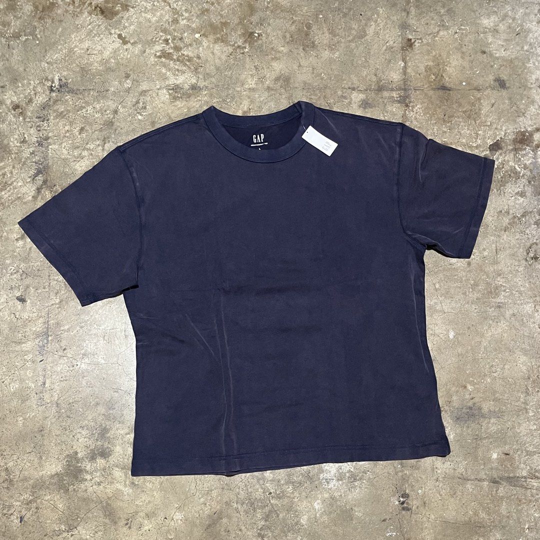 GAP Heavyweight Cropped Tee - Navy Blue - Size L (Category: Tshirts & Polo Shirts ) located in Manila. Submitted by jehenntenn (Listing ID 1464511591, Image 1). Description: - Brand: GAP - Color: Navy Blue - Style: Heavyweight Tee - Size: L - Neckline: Crew Neck - Sleeves: Short Sleeves - Features: Simple, classic design, good quality fabric - Ideal for: Everyday wear.