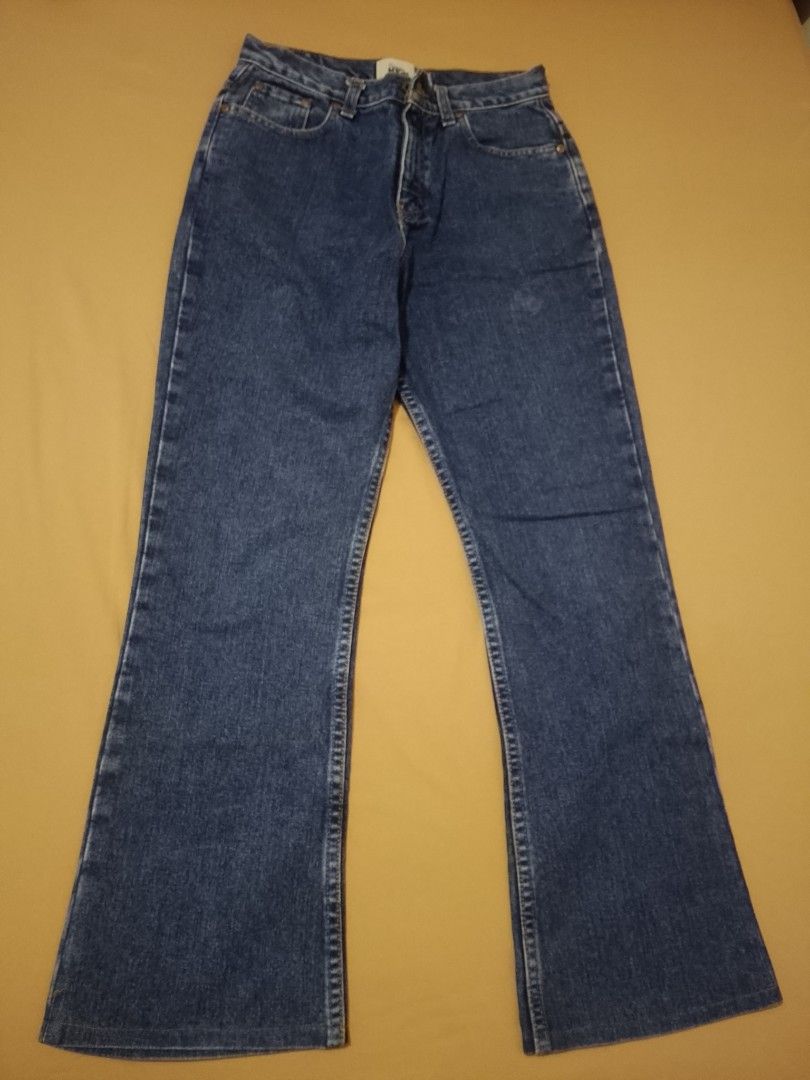 GAP High Waisted Flare Jeans Size 16 (Category: Jeans) located in Quezon City. Submitted by macieee39997 (Listing ID 1464453665, Image 1). Description: - Classic blue wash GAP jeans - High-waisted fit - Flare leg - Button and zip front closure - Two back pockets, two front pockets - Made from durable denim - Great for everyday wear.