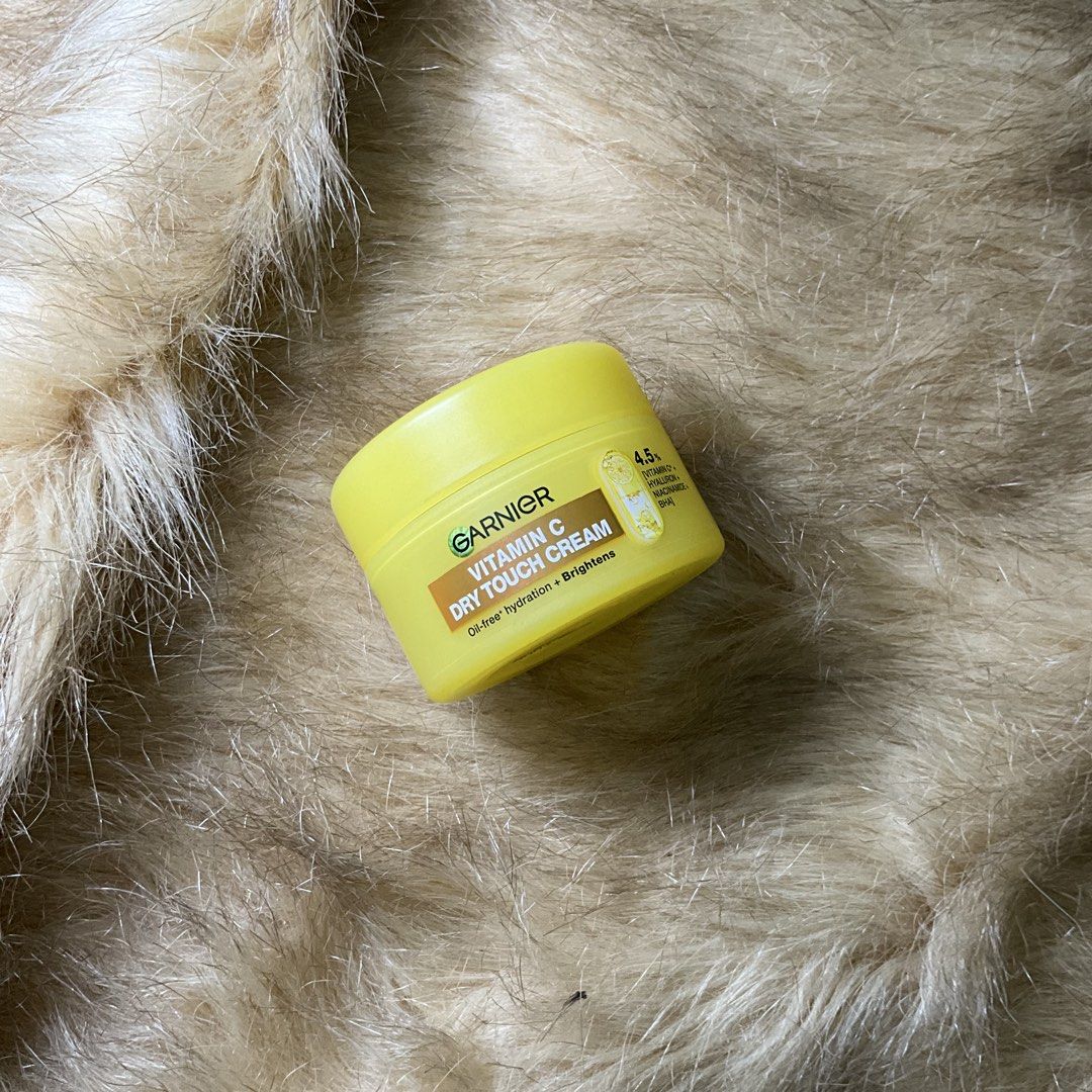 Garnier Vitamin C Dry Touch Cream Moisturizer (30ML) (Category: Face Care) located in Manila. Submitted by randomlyyoursph (Listing ID 1464438903, Image 1). Description: Reason for sale: Decluttering (in other word, madami na po me gamit, ayaw ko ma expired sila dahil tinatambak ko lang sila, gets?) THIS IS ORIGINAL, ORIGINAL TALAGA AS IN! SF NOT INCLUDED EXP: 2029 Info: VITAMIN C DRY TOUCH MOISTURIZER * 4.5% Vitamin C + Hyaluron + Niacinamide + 