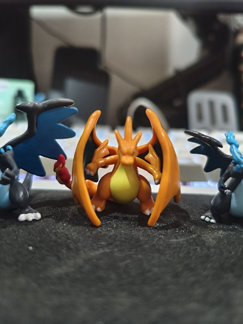 Gashapon Charizards X & Y (Category: Character Goods) located in Paranaque City. Submitted by krlmrtnz (Listing ID 1462274768, Image 3). Description: Take All for P1,000 📍Parañaque, Makati 💵 Maribank, BPI, GCash 🚛 JNT, Lalamove.