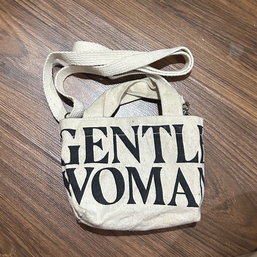 Gentle Woman Mini Tote Bag (Category: Cross-body Bags) located in Paranaque City. Submitted by simplylizzy (Listing ID 1464470352, Image 2). Description: 100% original.