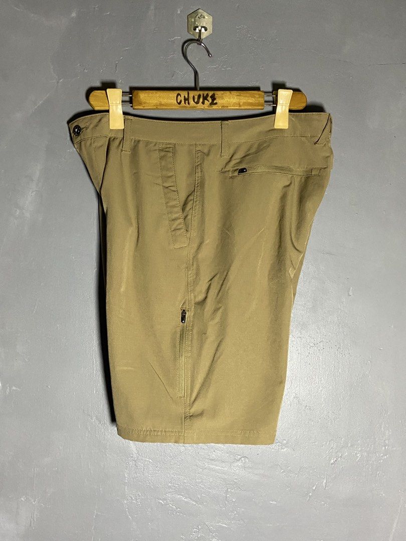 Gerry stretch trail short (Category: Activewear) located in Cabuyao City. Submitted by chukz_x (Listing ID 1464523175, Image 2). Description: Gerry stretch trail short Size : 34 Dimes : 35W 20L 11H Condition : Excellent Issue : none Price : 450 📍READY TO WEAR 📍Cabuyao Laguna.