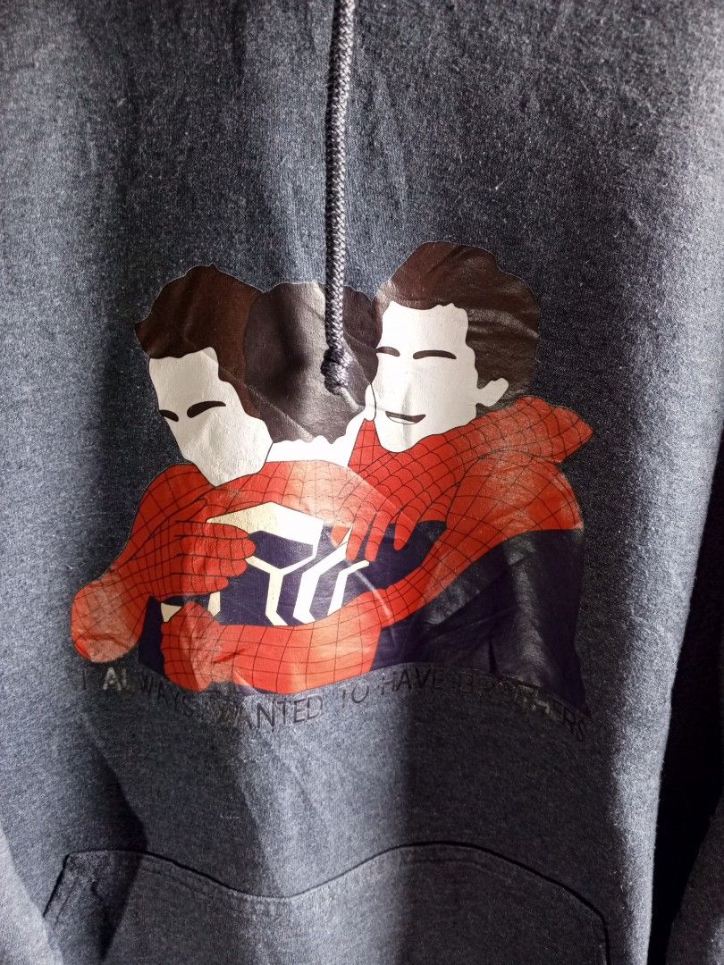 GILDAN HEAVY BLEND HOODIE (Category: Hoodies) located in Taytay. Submitted by ThriftRacks (Listing ID 1464407633, Image 3). Description: Preloved/Thrifted from ukay bale Gildan Hoodie with spiderman design Size XL on tag MOD-J&T Express/Lalamove SF shoulder by the buyer Meet up Sanjuan Elem. School Floodway Taytay Rizal only. Payment First Mode of payment-Maya/Gotyme.