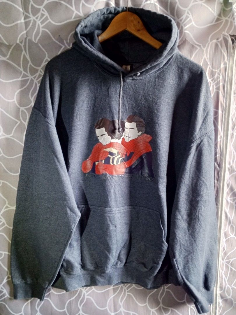GILDAN HEAVY BLEND HOODIE (Category: Hoodies) located in Taytay. Submitted by ThriftRacks (Listing ID 1464407633, Image 2). Description: Preloved/Thrifted from ukay bale Gildan Hoodie with spiderman design Size XL on tag MOD-J&T Express/Lalamove SF shoulder by the buyer Meet up Sanjuan Elem. School Floodway Taytay Rizal only. Payment First Mode of payment-Maya/Gotyme.