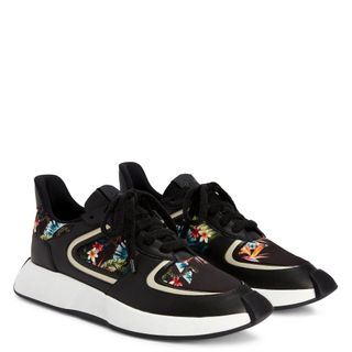(Category: ) located in . Submitted by fashiondesancarlos05 (Listing ID 1464459711, Image 1). Description: .