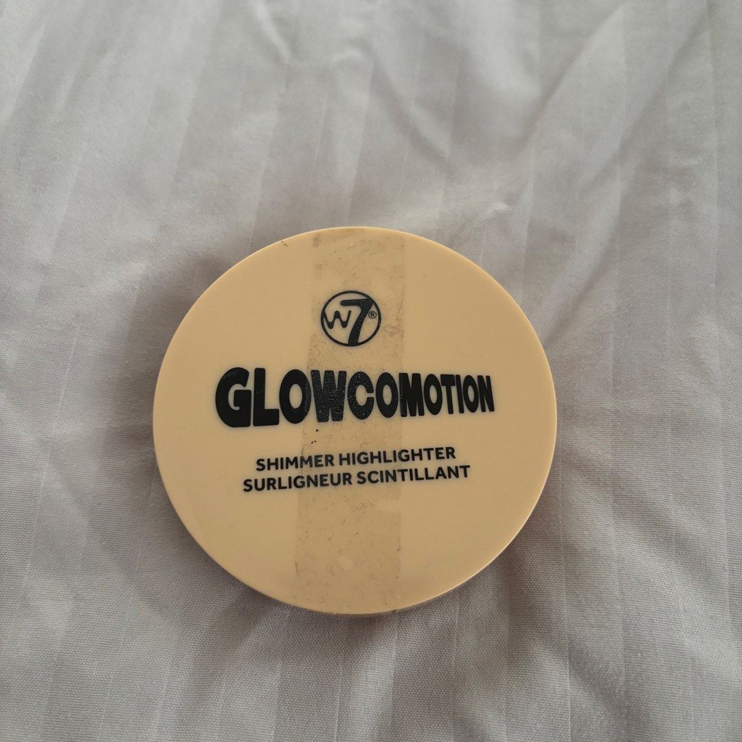 glowcomtion highlighter (Category: Makeup) located in Cebu City. Submitted by jjanix (Listing ID 1464367273, Image 2). Description: - 90% product left .