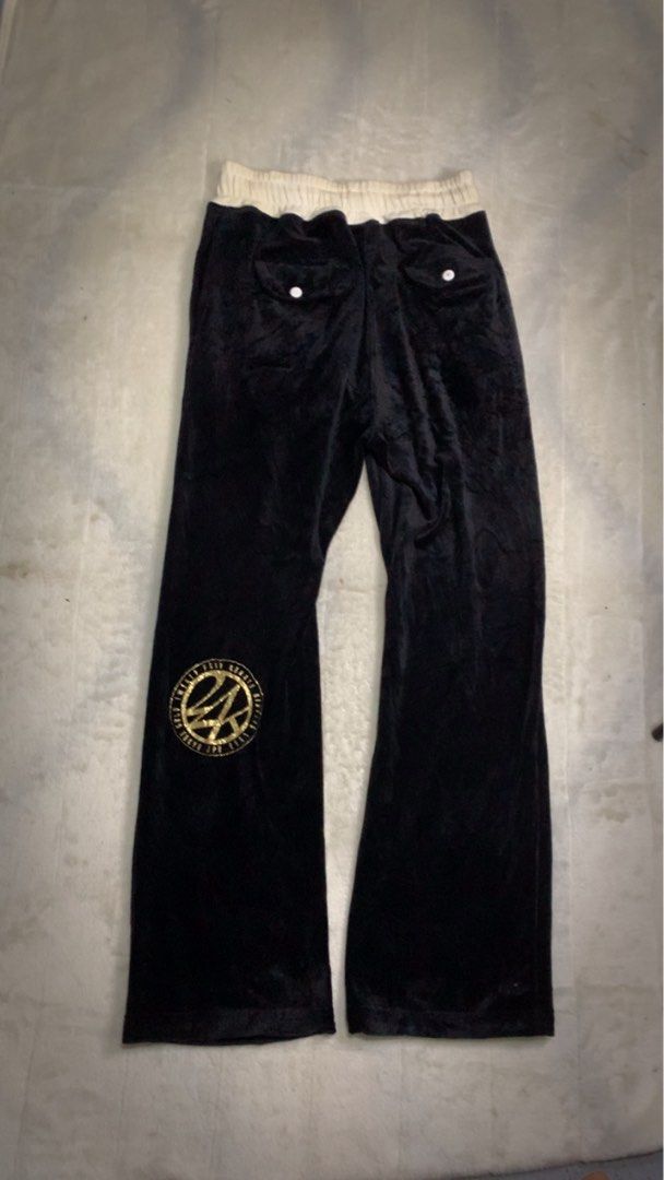 Gold 24 karat’s sweatpants (Category: Joggers) located in Aloran. Submitted by cowskin_927 (Listing ID 1464475013, Image 2). Description: Gold 24 karat’s sweatpants Size 28/32 Length 43 No flaws.