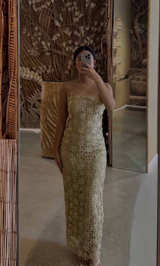 gold long dress (Category: Dresses) located in Manila. Submitted by ch4eo (Listing ID 1464468981, Image 2). Description: once used. almost brand new. originally bought for 1.5k on app. can do meet ups / delivery.