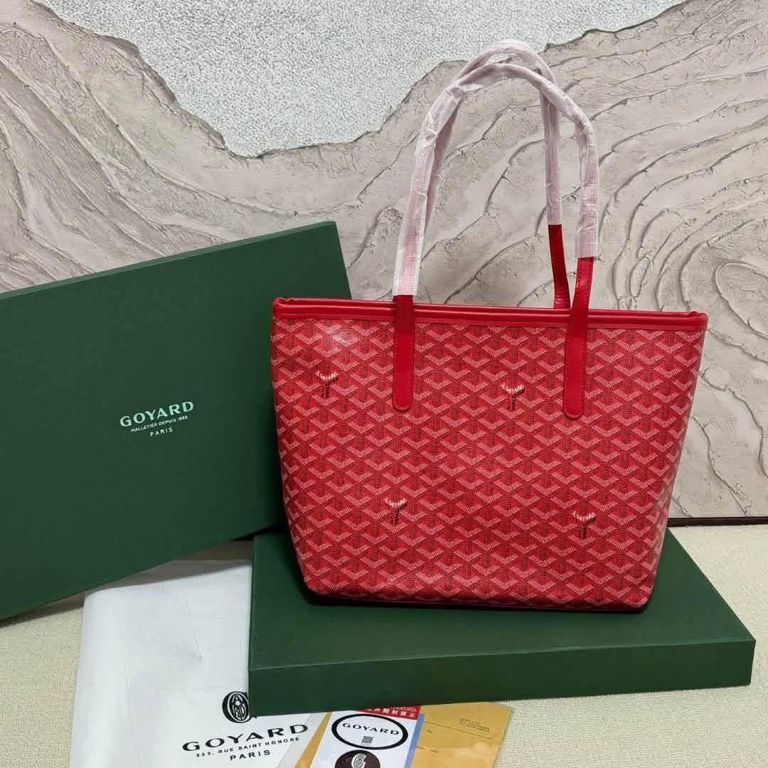 Goyard Tote Bag (Category: Tote Bags) located in Quezon City. Submitted by stuffs.hellyy (Listing ID 1464375188, Image 3). Description: 16 inches with box.