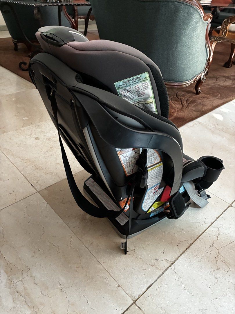 Graco Slimfit 3-in-1 (Category: Car Seats) located in Paranaque City. Submitted by ocgenanga (Listing ID 1464570046, Image 3). Description: - Graco convertible car seat - 10 height adjustment positions - Dual cup holders - Harness and headrest adjust together for growing kids - Easy-to-clean fabric - Prioritizes your little one's safety.