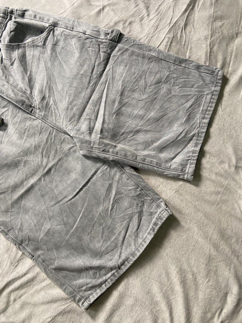 GRAY ACID WASHED CARPENTER JORTS (Category: Shorts) located in Bacolod City. Submitted by clerkhexx (Listing ID 1464543002, Image 3). Description: ACID GRAY CARPENTER JORTS Brand: N/A Measurements: Waist: 28-32 Lenght: 24 Thigh: 14 Leg Hole: 11.5 Mine: 400 Condition of this item 10 - color rate 10 - no issue Check every photos for conditions of the item Please note that some comments may not be visible, so we recommend sending us to DM to confirm