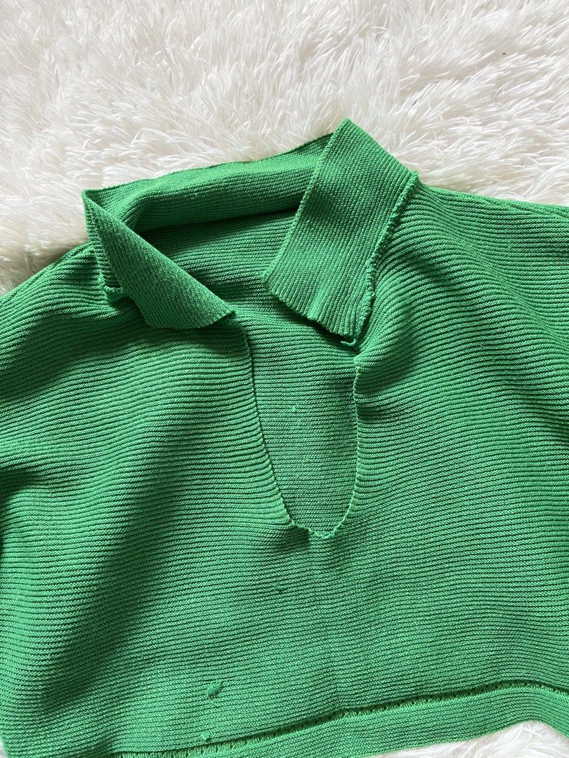 Green Ribbed Collared Cropped Sweater (Category: Longsleeves) located in Valenzuela. Submitted by lovepatt (Listing ID 1464424976, Image 2). Description: - Green ribbed knit sweater - Cropped length - Collared neckline with V-cut opening - Long sleeves - Estimated size S/M - Versatile for layering or standalone wear - Pairs well with high-waisted bottoms.