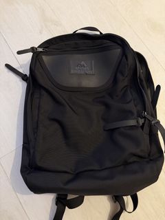 （分類：）位於 。 由 bonhams 提交（商品編號 1464541889，圖片 1）。簡介： 。