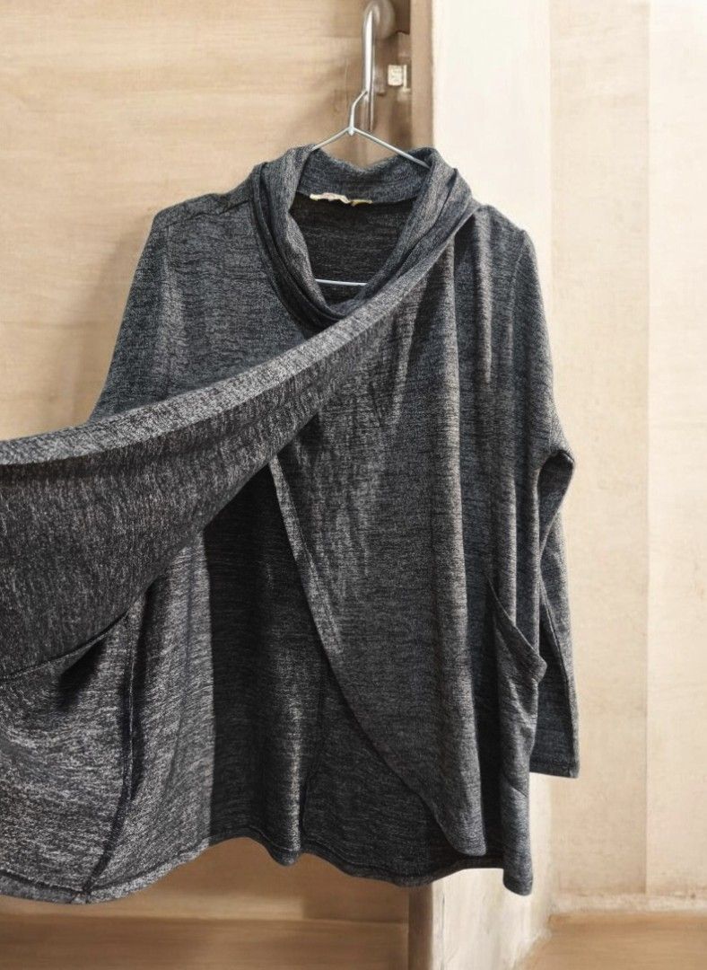 Grey Cowl Neck Sweater (Category: Coats, Jackets and Outerwear) located in Taguig. Submitted by deyerreC2020 (Listing ID 1464410192, Image 1). Description: premium knit, like new sweater 🌷💚 - Grey marl sweater - Cowl neck design - Wrap-around front - Two front pockets - Soft and comfortable fabric stretchy - Ideal for layering - Size: Medium (M) tag can wear up to large frame MOP: gcash/Maya, cash.