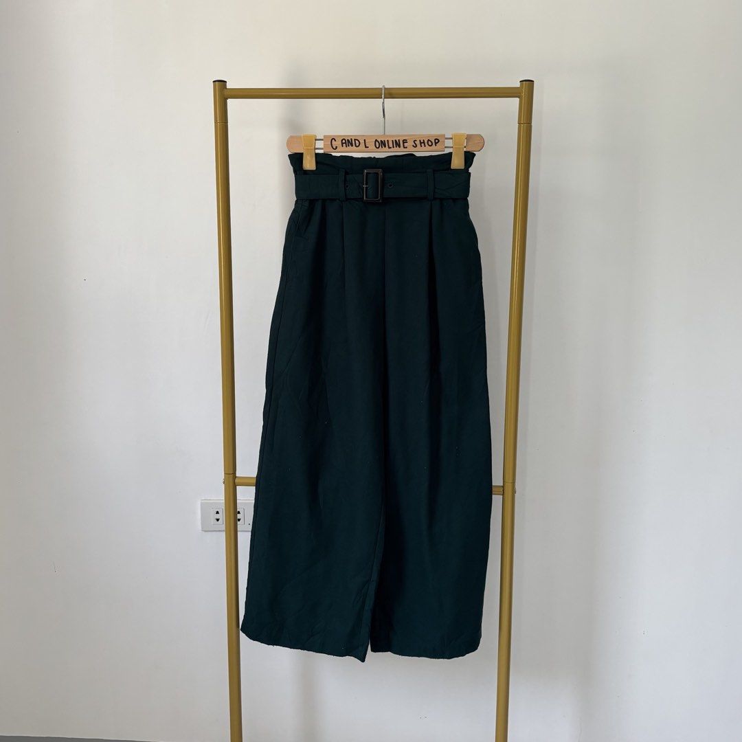 GU by UNIQL0 belted wide pants (Category: Other Bottoms) located in Guiguinto. Submitted by candlonlineshop (Listing ID 1464485221, Image 1). Description: ✨FIRST TO PAY BASIS✨ GU by UNIQL0 belted wide pants Size on tag: small Condition: 9.5/10 Waist: 25”-30” Length: 38” Flaw/s: none ₱350 + sf 📍Bulacan 🚚Sh0pee check out (SPX) | J&T express •Items may have minor unnoticed flaws — please manage your expectations as you are dealing with thrifted it